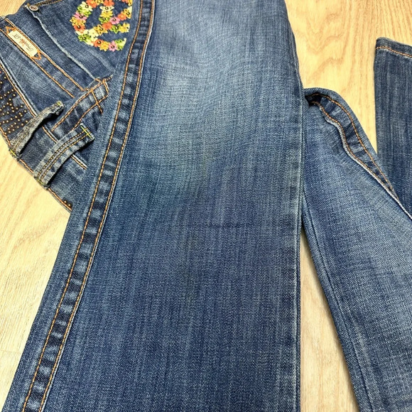 Frankie B Jeans Make Love Not War. - Picture 4 of 9